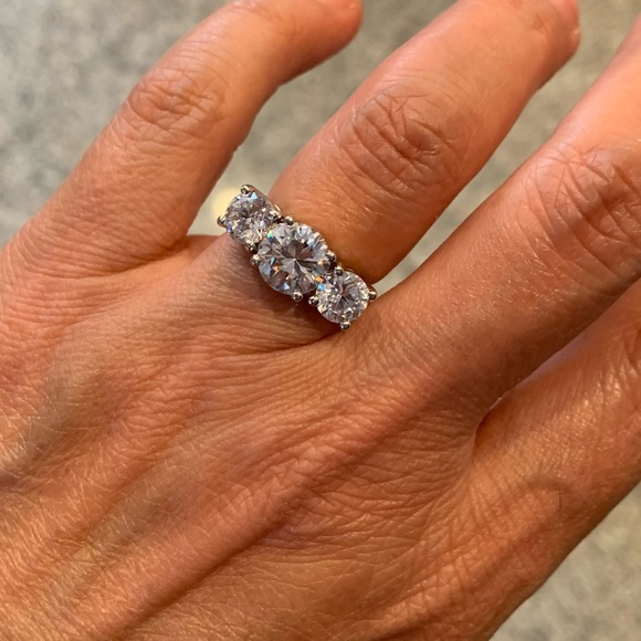 3 stone Wedding Band size 5 6 7 8 9 - Picture 6 of 9